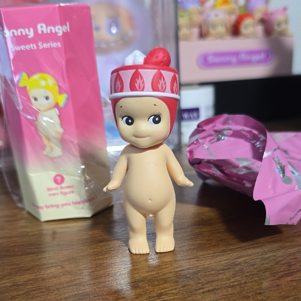 Sonny Angel Sweets Series Strawberry Shortcake 100% Authentic